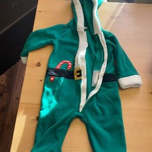 Carter’s elf suit size 9mo
